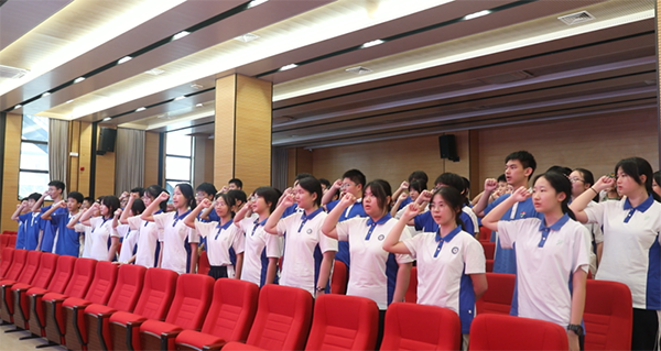 少年负壮气 奋烈正当时 ——深圳市知源高级中学2024级新生军训开营仪式