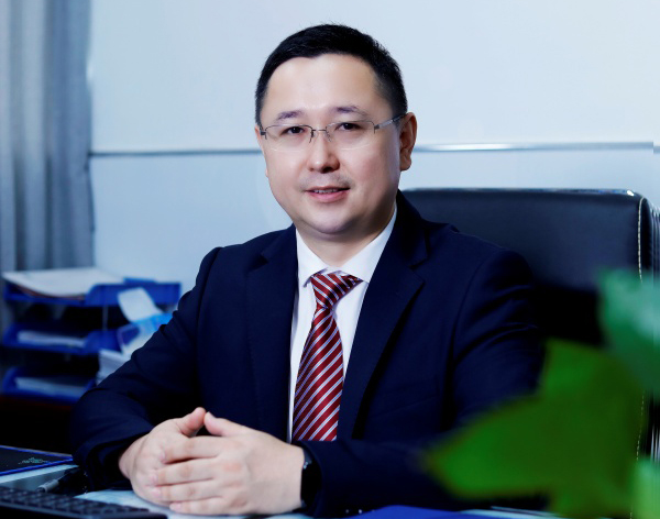 深圳市知源高级中学校总务主任-李杰