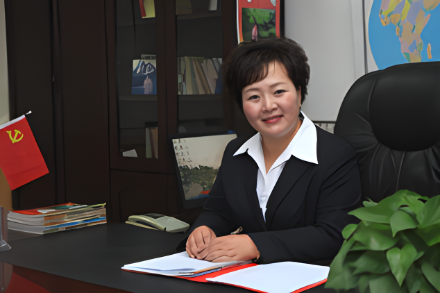 深圳市知源高级中学校长-杨建为
