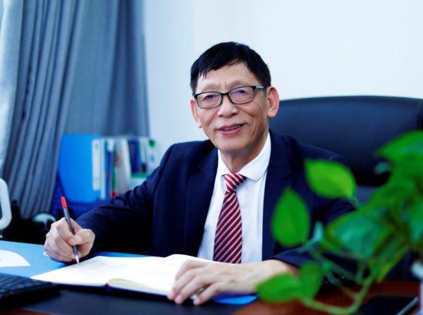 深圳市知源高级中学校教务主任-吴立林