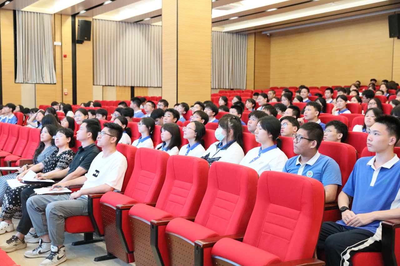 深圳市知源高级中学学生会招新换届活动圆满落幕,青春风采再续新篇